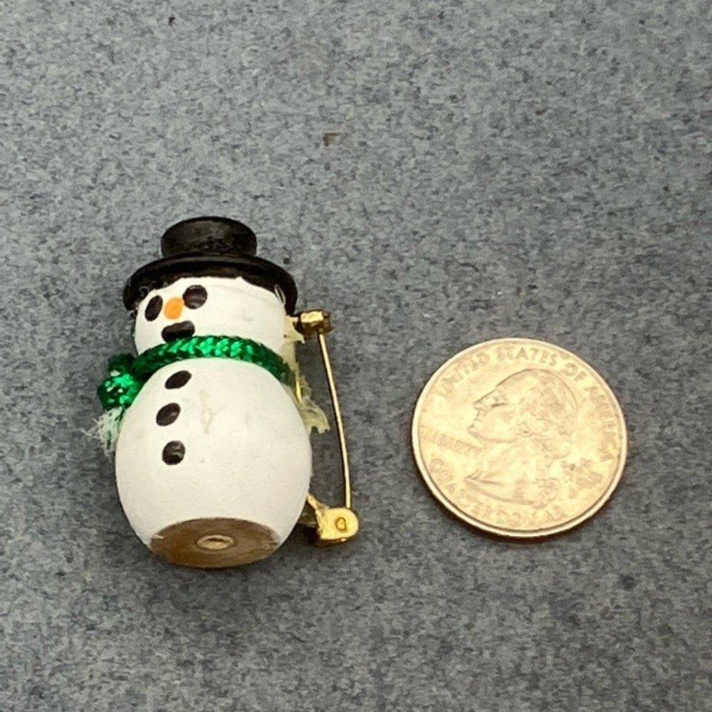 Christmas Pin Brooch Snowman Wood Bead Green Shiny Scarf Black Hat Rustic